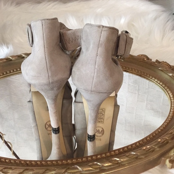 Michael Kors Criss Cross open Toe Pumps - Picture 3 of 10